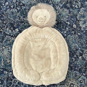 Cute / comfortable adorable lion floor mat for babies! Like new